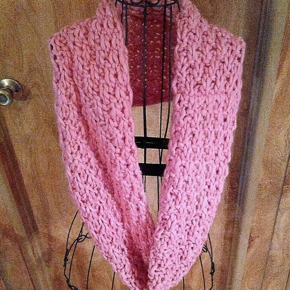 Old Navy Accessories - Old Navy Women's Infinity Circle Scarf Neck Cowl